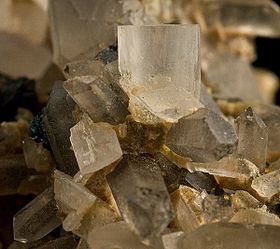 Bertrandite-Quartz-230542.jpg