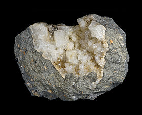 Chabazite Tchéquie.jpg