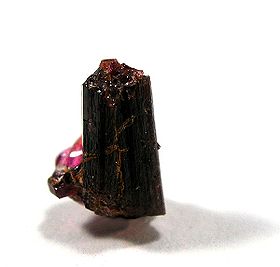 Painite-Corundum-39050.jpg