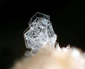 Tridymite tabulars - Ochtendung, Eifel, Germany.jpg