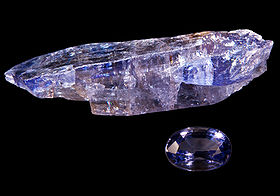 Zoïsite (Tanzanite).jpg