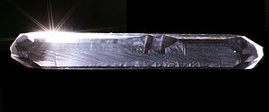  Mono cristal quartz artificiel fabriqué par méthode hydrothermale. (19 x 2?cm )
